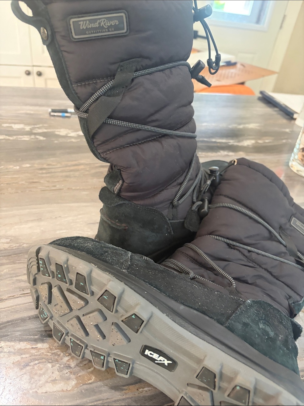WindRiver Black Quilted Snow Boots with Lace-Up Detail